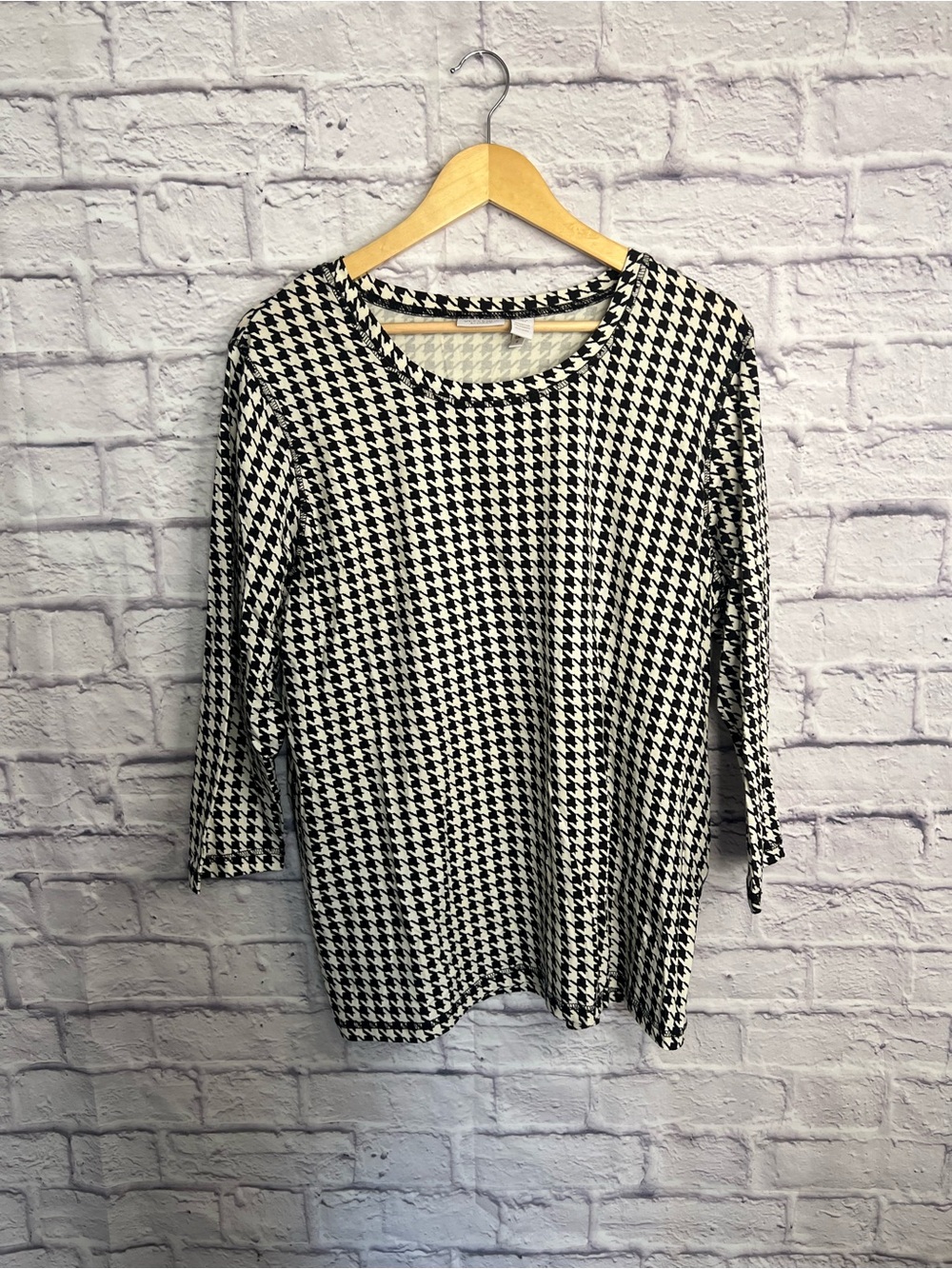 Weekends by Chico’s Black & White Houndstooth Knit Top – Size 3(XL)